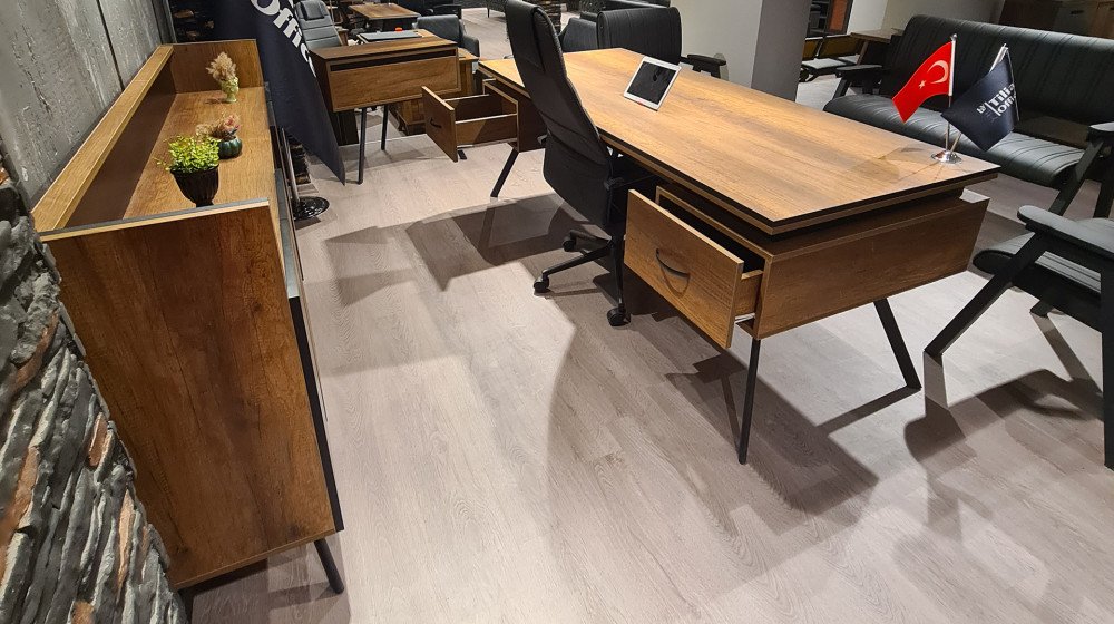 Çizgi Masa Takımı